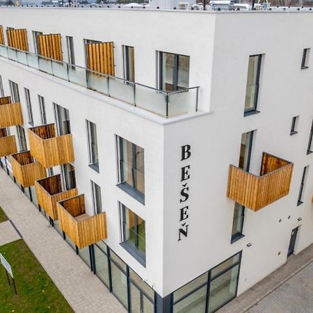 Apartman Nad Riekou Besenova Bagian luar foto