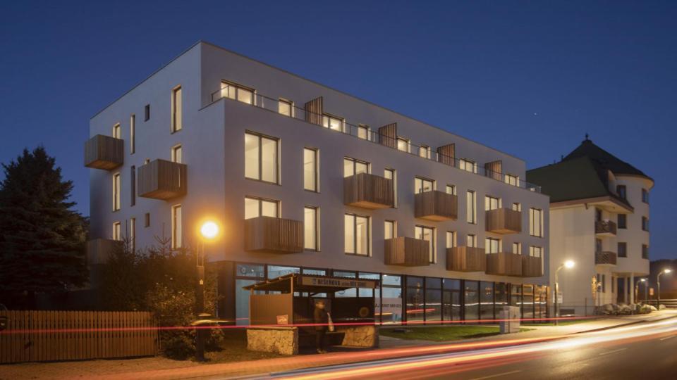 Apartman Nad Riekou Besenova Bagian luar foto