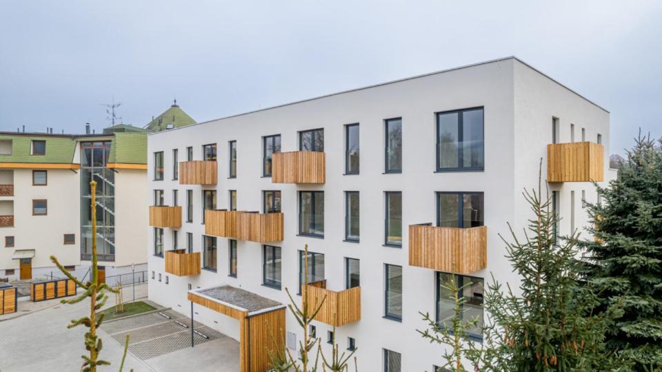 Apartman Nad Riekou Besenova Bagian luar foto