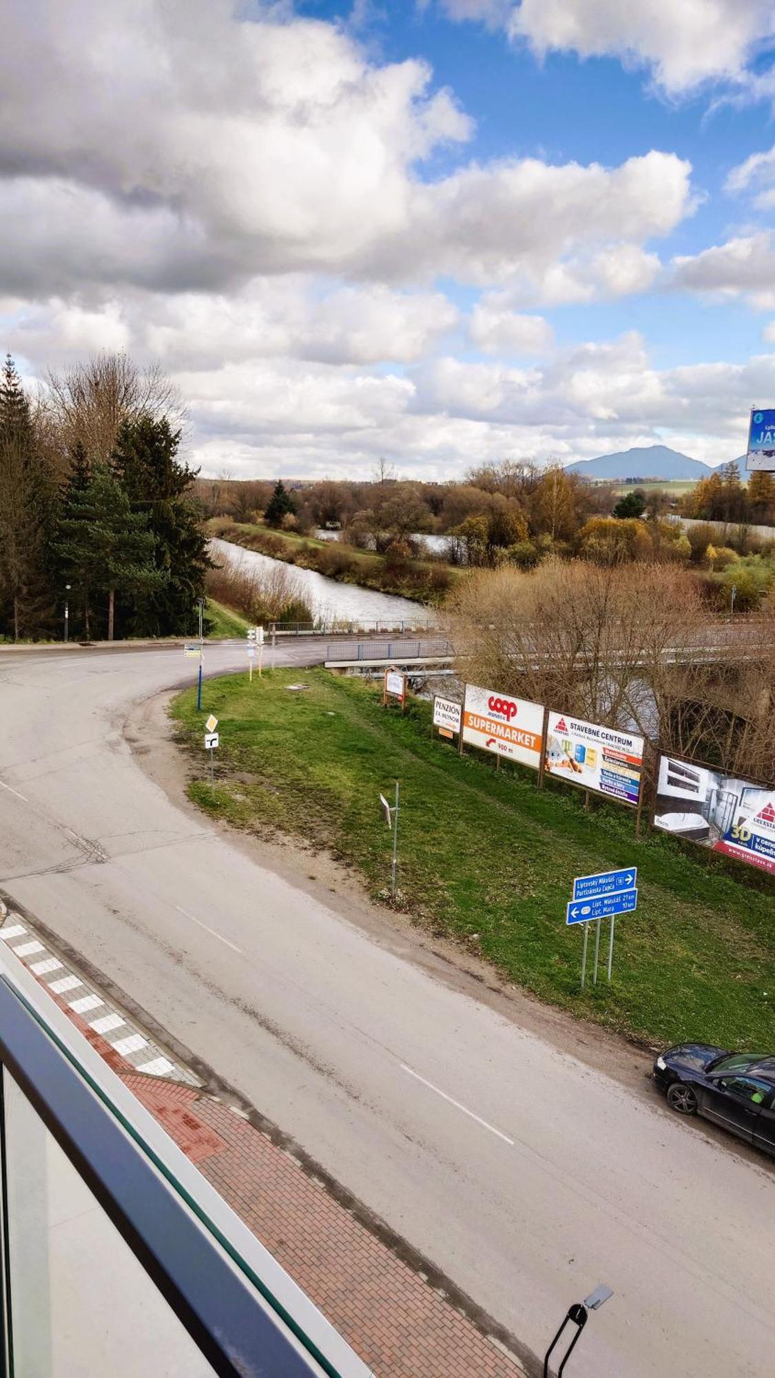Apartman Nad Riekou Besenova Bagian luar foto