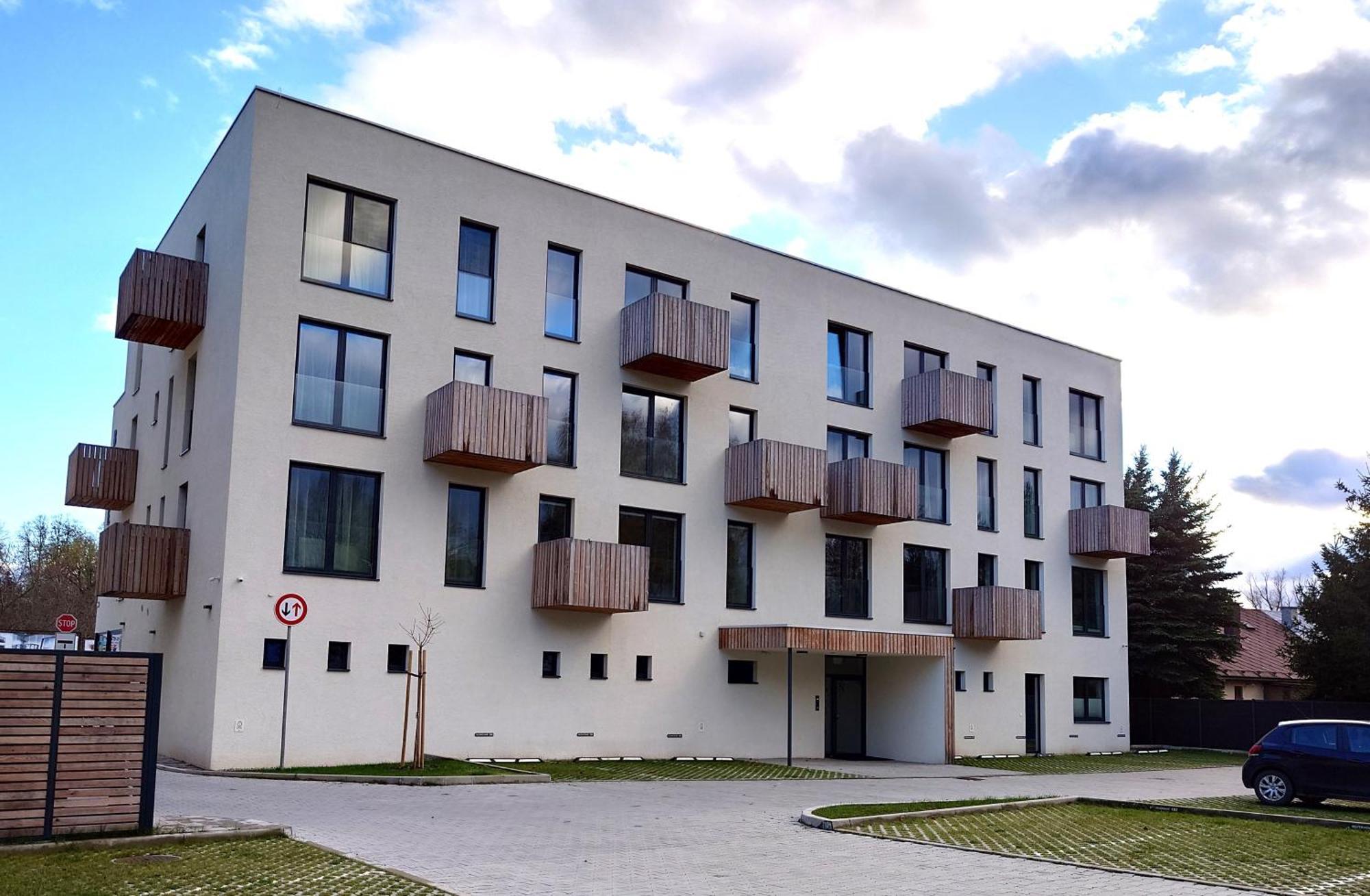 Apartman Nad Riekou Besenova Bagian luar foto